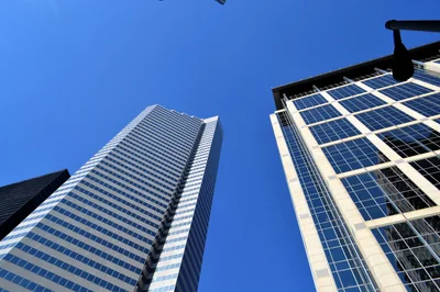 Découvrez les meilleurs panneaux signalétiques extérieurs pour votre entreprise dans le 44 en 2026