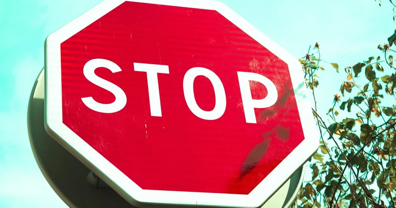 Classe de rétroréflexion, NF, résistance : le vocabulaire qu'on vous cache